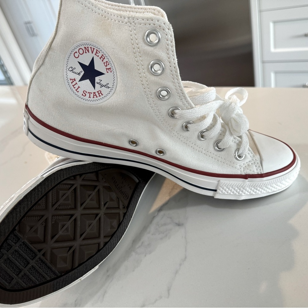 Chuck Taylor All Star - New - Men’s size 7